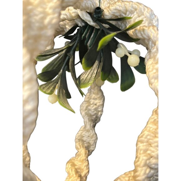 Vintage 1970's Macrame Mistletoe Kissing Ball 12" - Picture 3 of 6